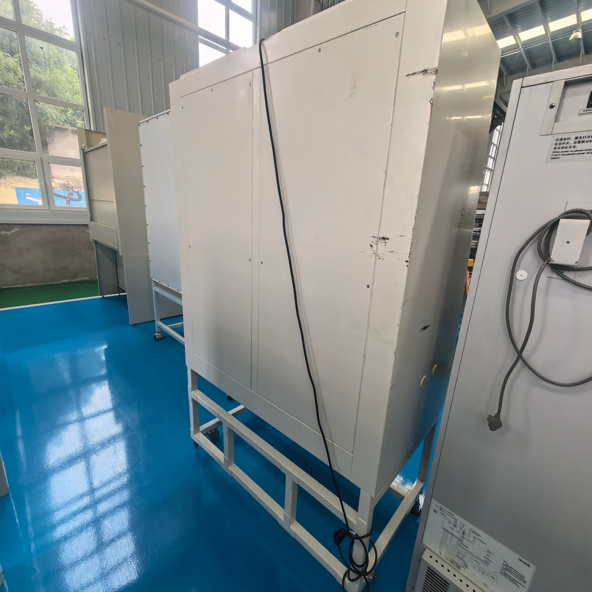 Used Laminar Flow Clean Bench &mdash; Unit 259 image 3