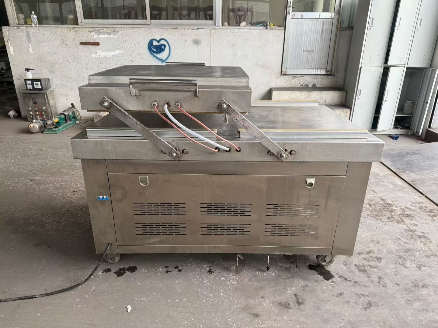 Used Vacuum Packaging Machine &mdash; Model 600 image 2
