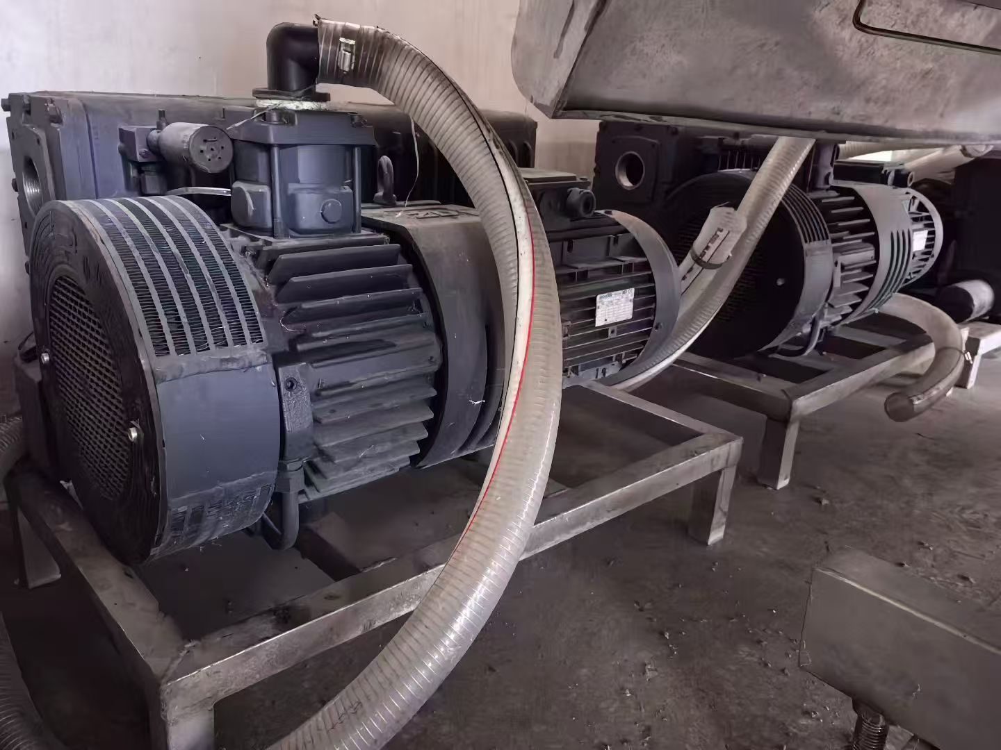 Used Continuous Vacuum Packaging Machine &mdash; Model 1100 image 5