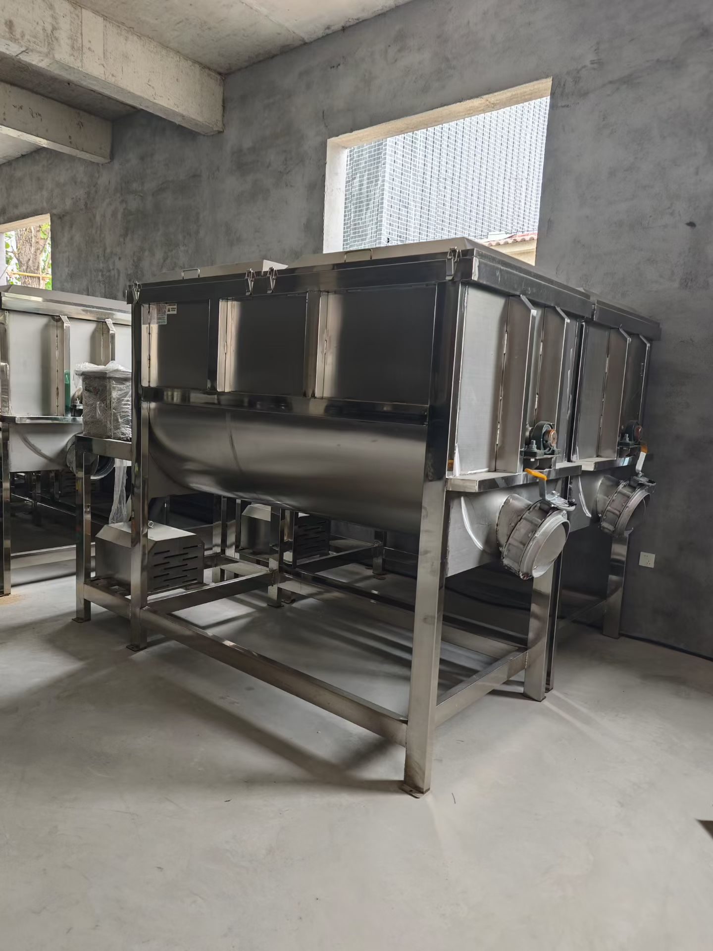 Multiple Used Ribbon Blenders Available image 7