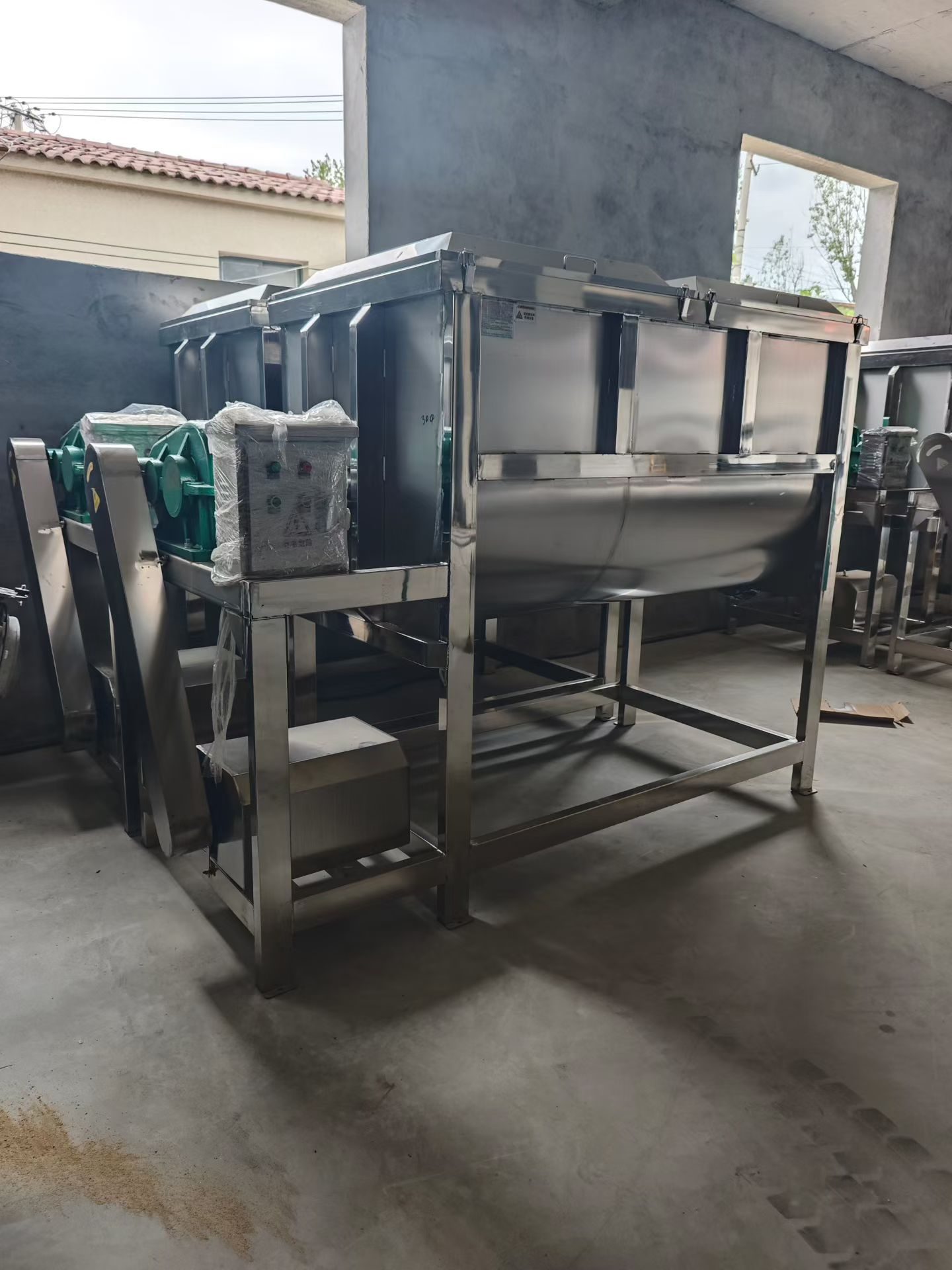 Multiple Used Ribbon Blenders Available image 4