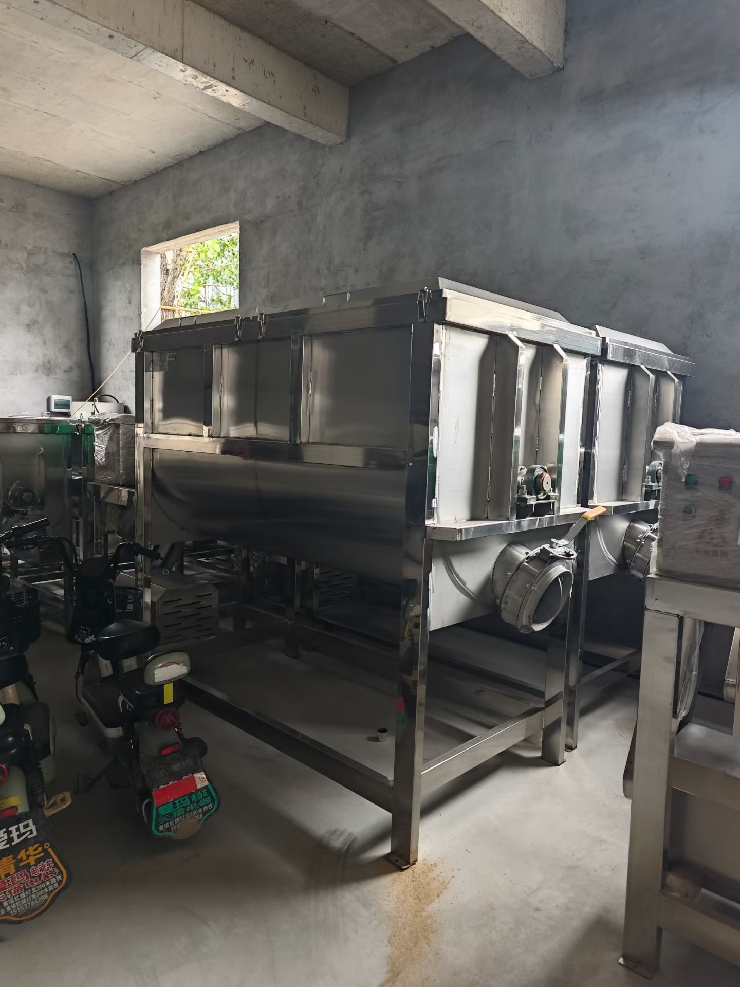 Multiple Used Ribbon Blenders Available image 5