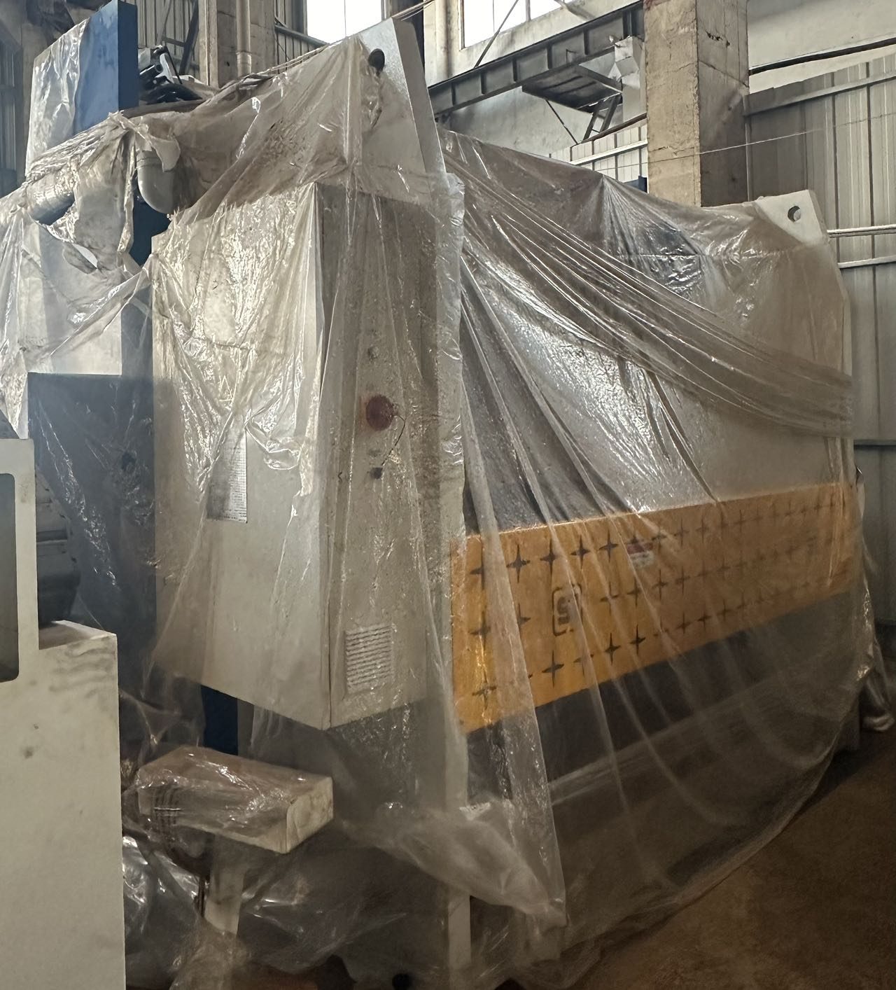 Used Press Brake WF67K 250T/3200 &mdash; 2025 image 6