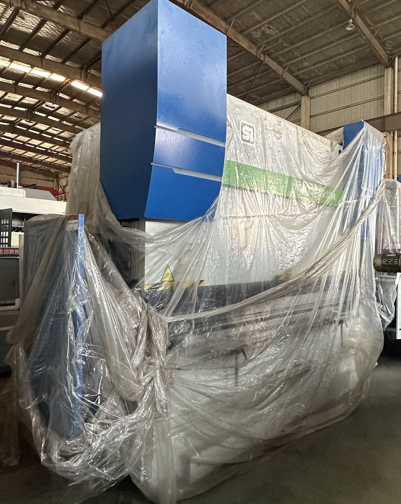 Used Press Brake WF67K 250T/3200 &mdash; 2025 image 5