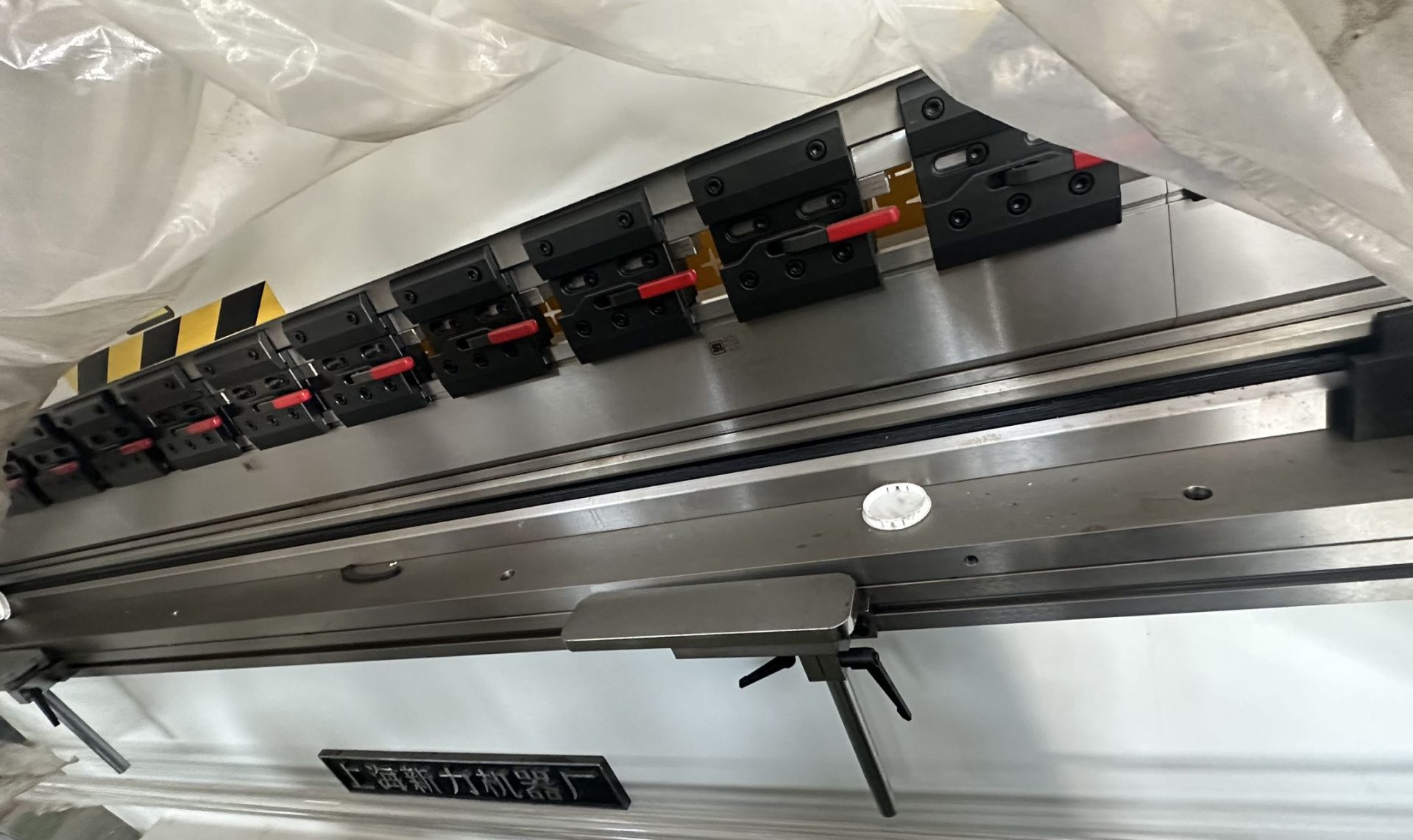 Used Press Brake WF67K 250T/3200 &mdash; 2025 image 3