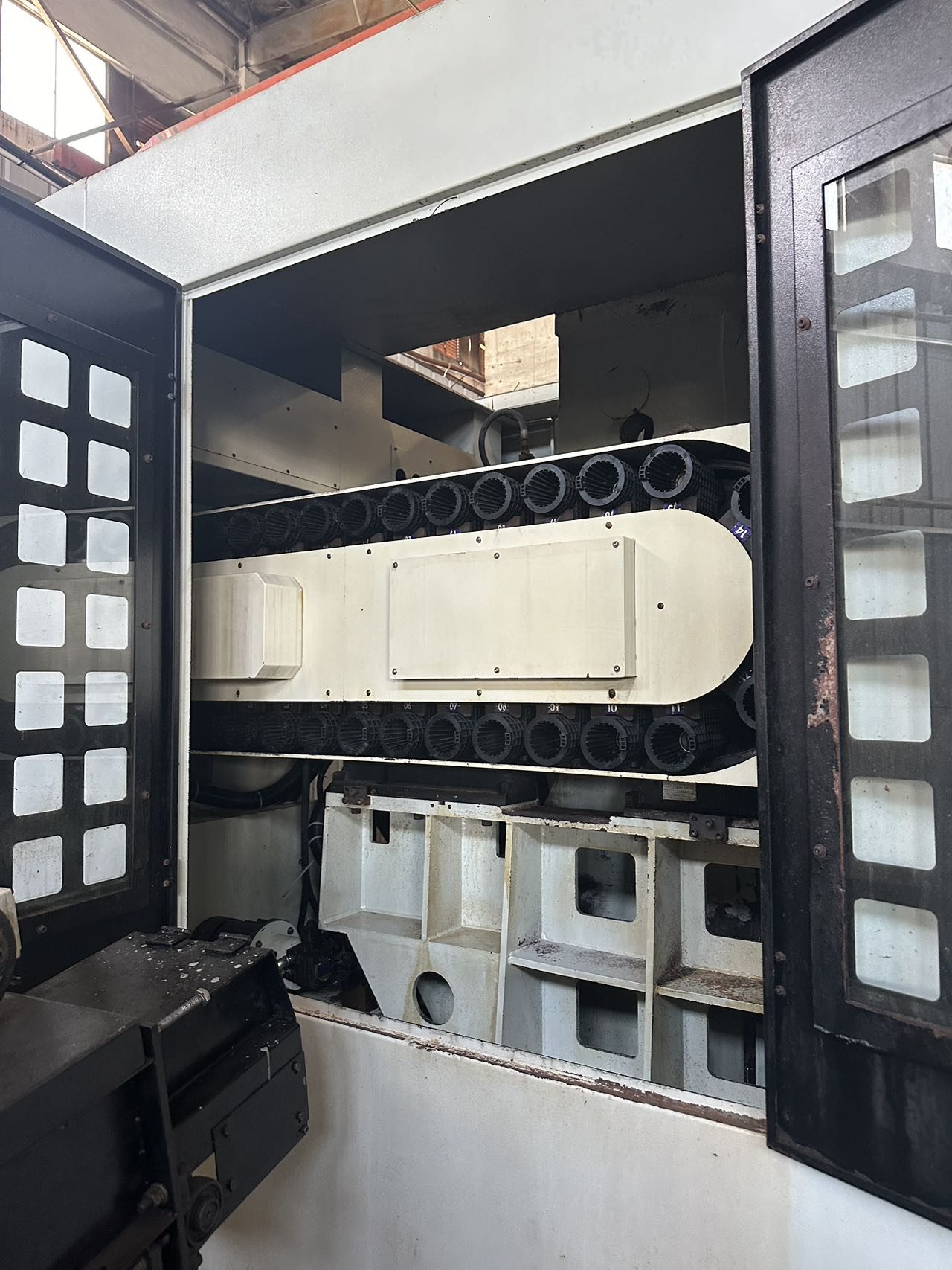 Used Machining Center HC630A &mdash; 2013 image 2