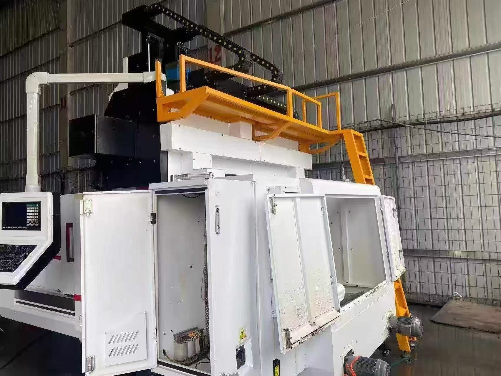 Used Machining Center 1714 &mdash; 2024 image 3
