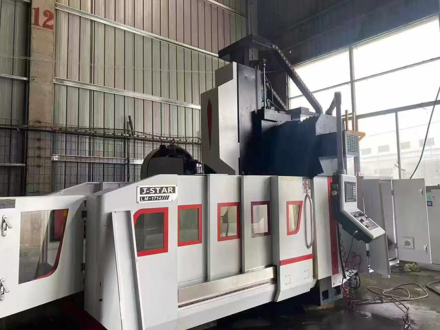 Used Machining Center 1714 &mdash; 2024 image 2