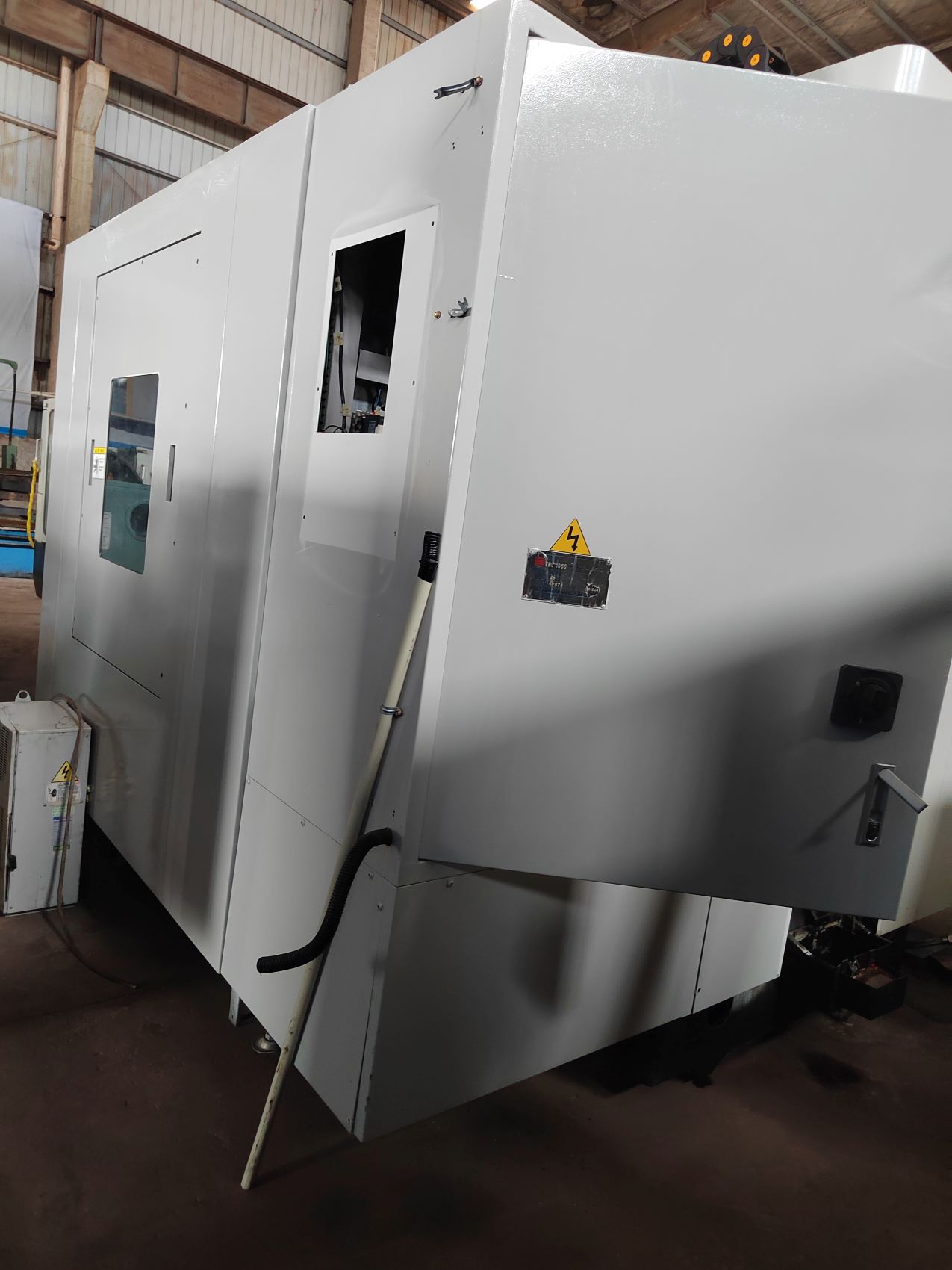 Used Machining Center 1060 &mdash; 2016 image 8